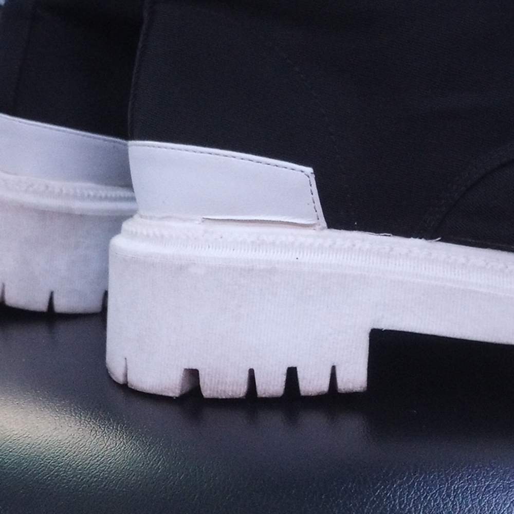 Black and White Lace-Up Boots - Picture 8 of 10